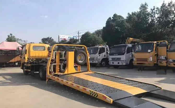 丁青汽车中途维修案例